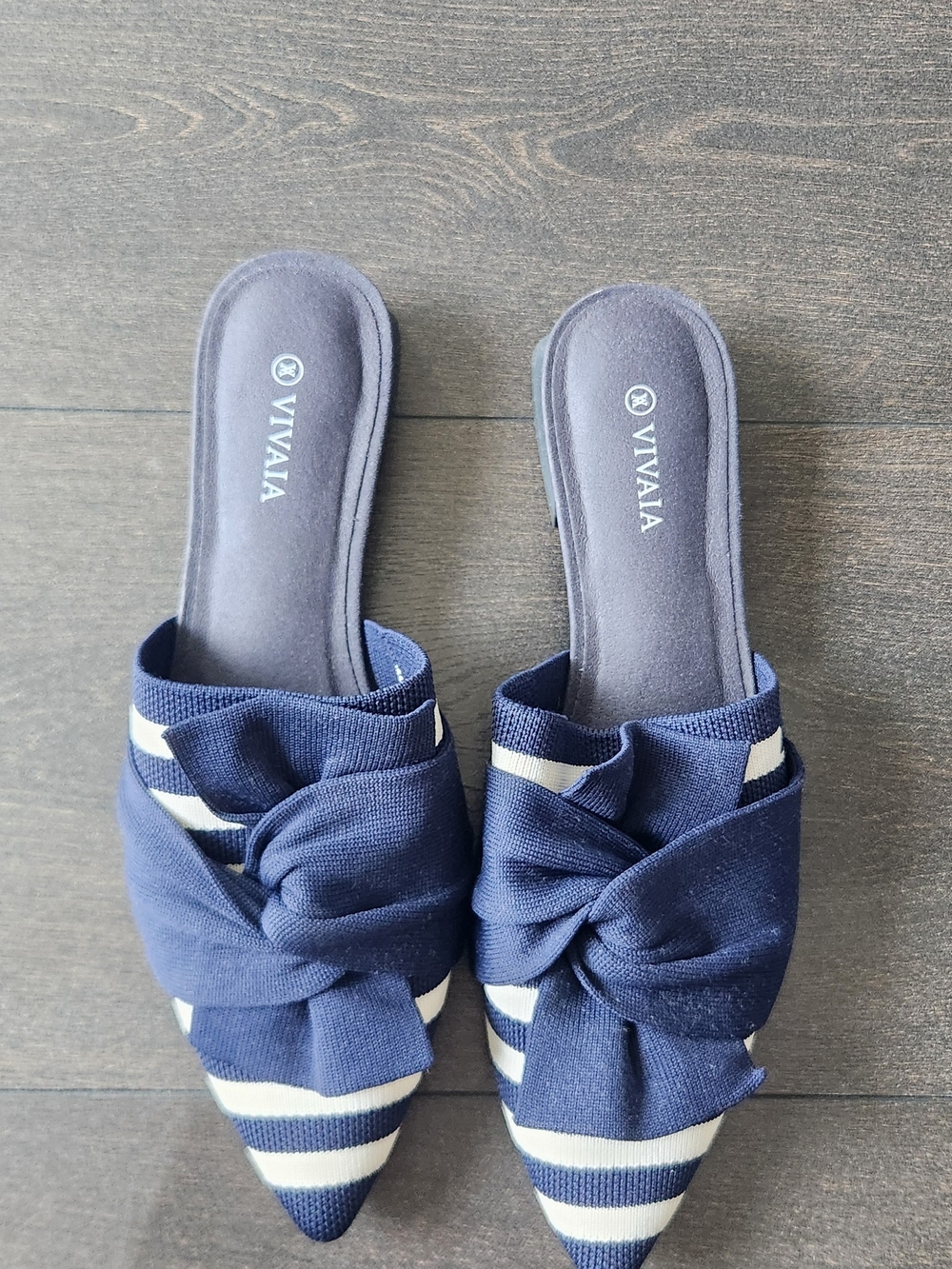 Vivaia Yaffa pointed-toe Knot Mules